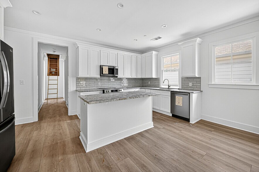 More Photos Of 64 Linton St, Woodstock Apartments For Sale