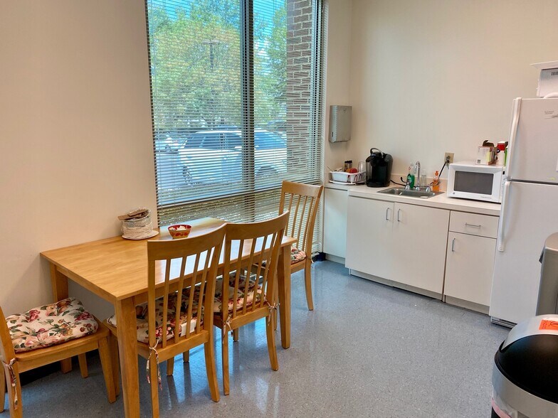 More Photos Of 4310 Johns Creek Pky, Suwanee Medical For Lease