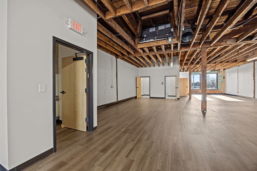 More Photos Of 207 S Garnett St, Henderson Flex For Lease