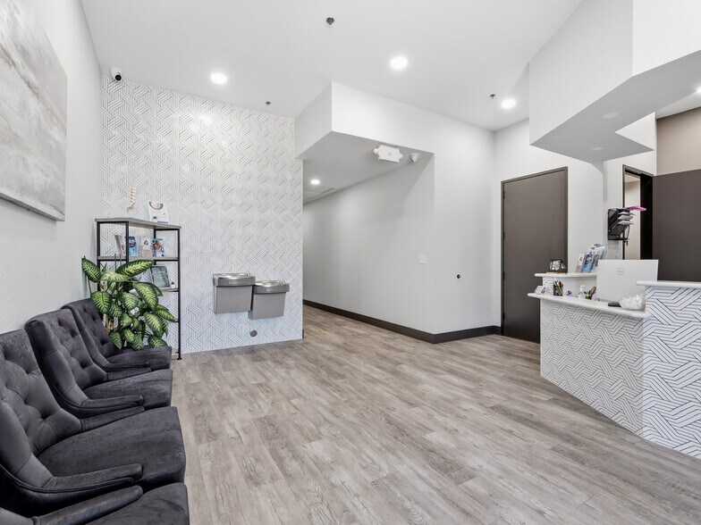 More Photos Of 6550 Naaman Forest Blvd, Garland Medical For Lease