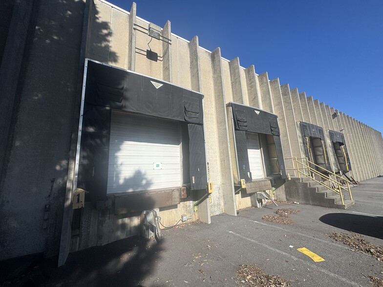 More Photos Of 259 Brooke Rd, Winchester Warehouse For Sale