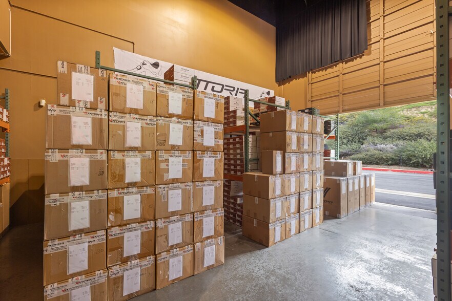 More Photos Of 28522-28528 Constellation Rd, Valencia Warehouse For Lease