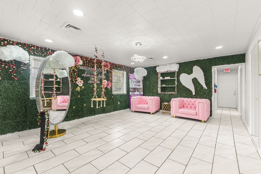 More Photos Of 120 S 10th Ave, Hattiesburg General Retail For Sale