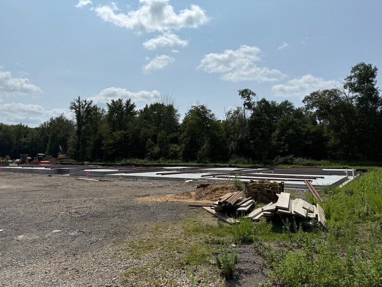 More Photos Of 7 Union Hill Rd, Monroe Township Warehouse For Lease