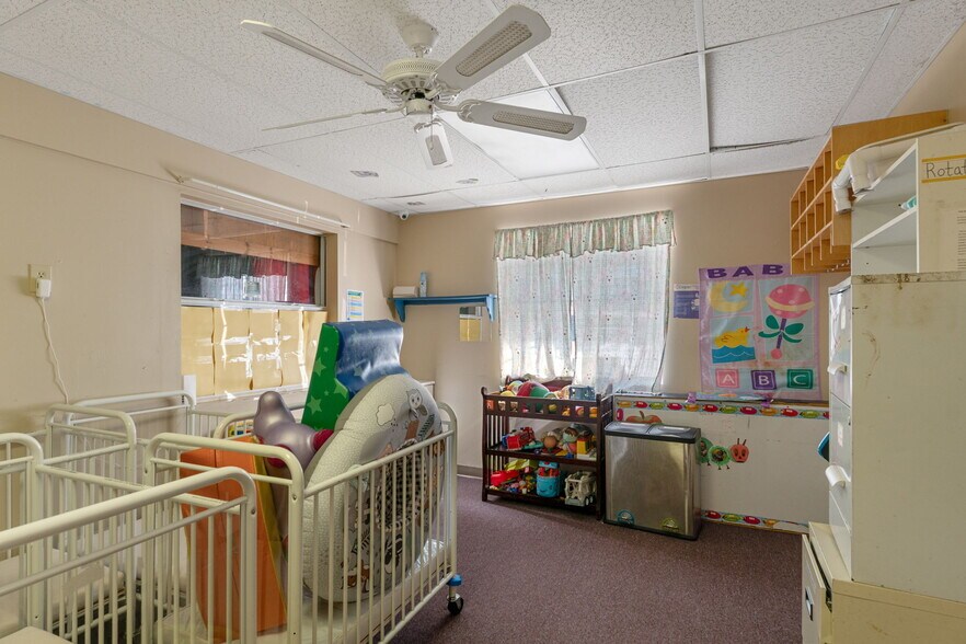 More Photos Of 639 NE 1st St, Crystal River Daycare Center For Sale