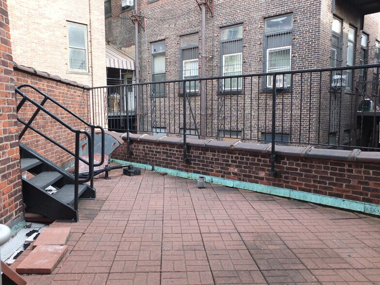 More Photos Of 545 Broadway, Brooklyn Office Residential For Lease