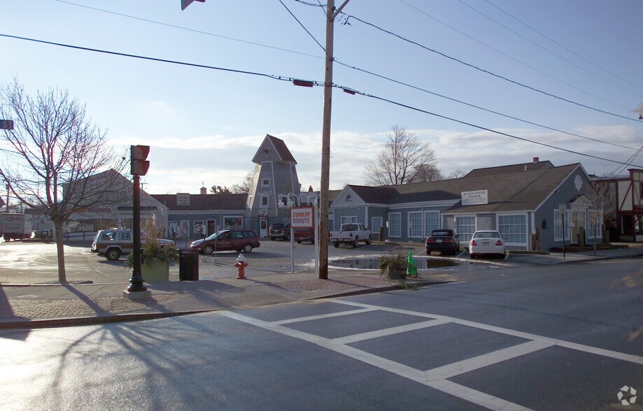 More Photos Of 621-631 Main St, Hyannis General Retail For Lease
