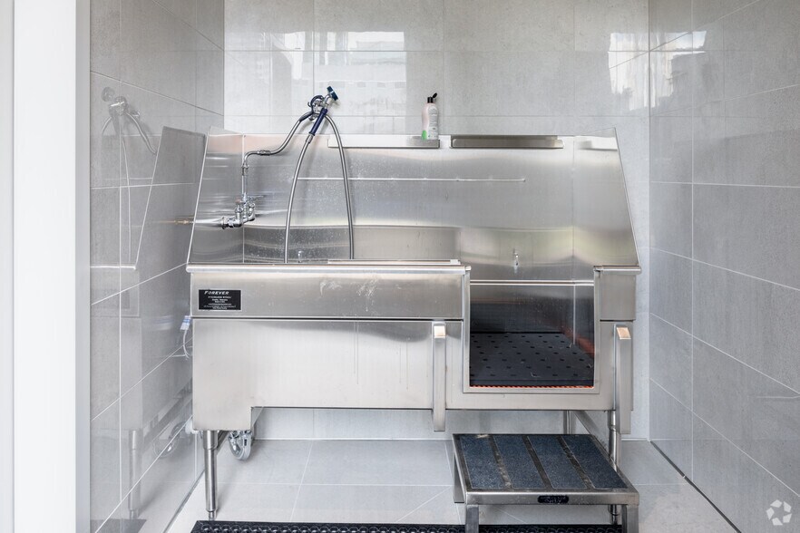 More Photos Of 1661 Market St, Denver Apartments For Lease
