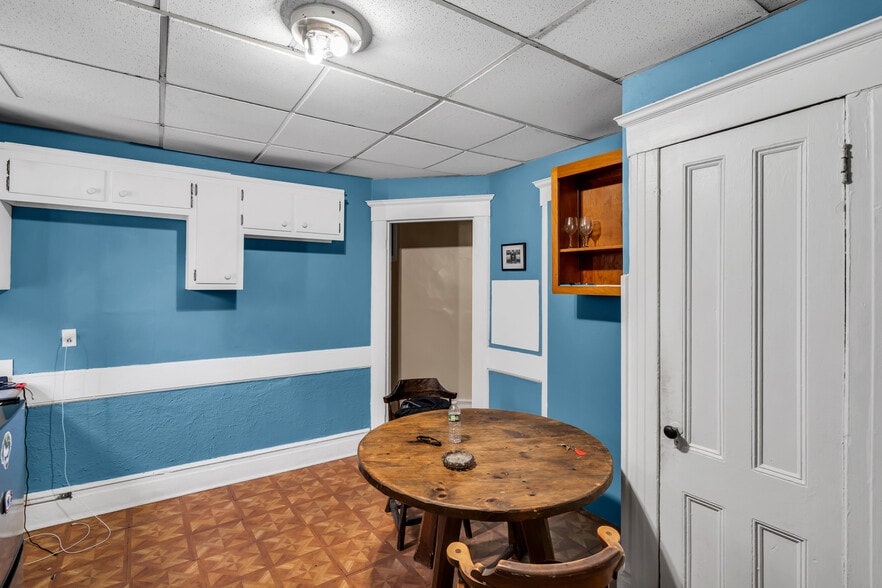 More Photos Of 45 Freeman St, West Orange Bar For Sale