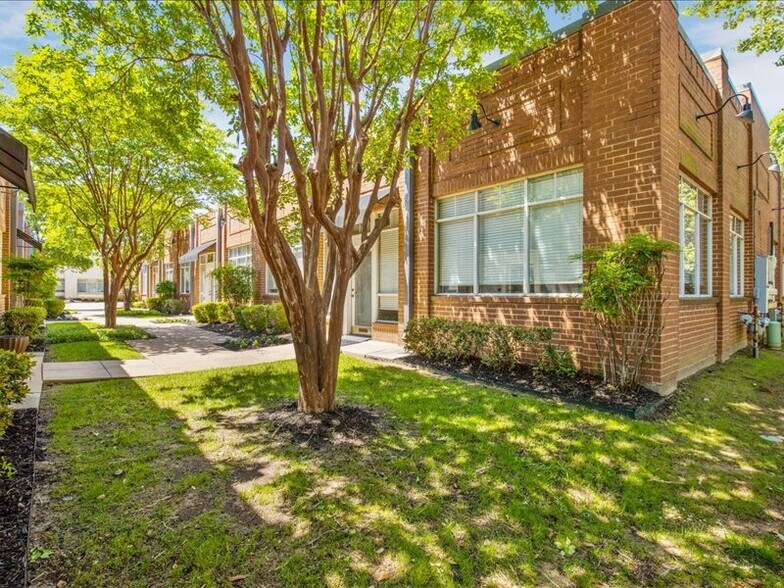 More Photos Of 502 N Carroll Ave, Southlake Unknown For Lease