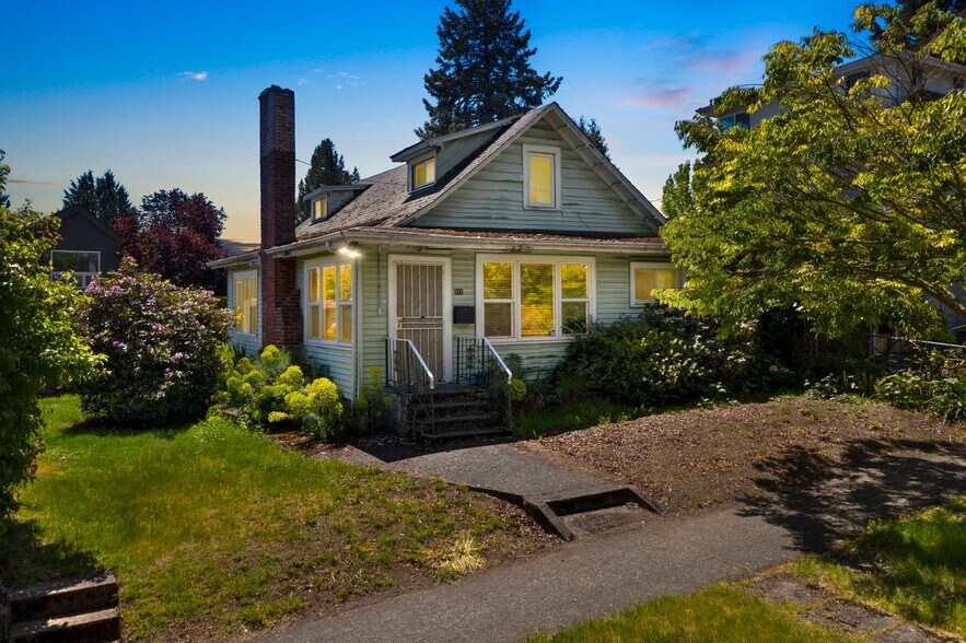 More Photos Of 911 N 77th St, Seattle Land For Sale