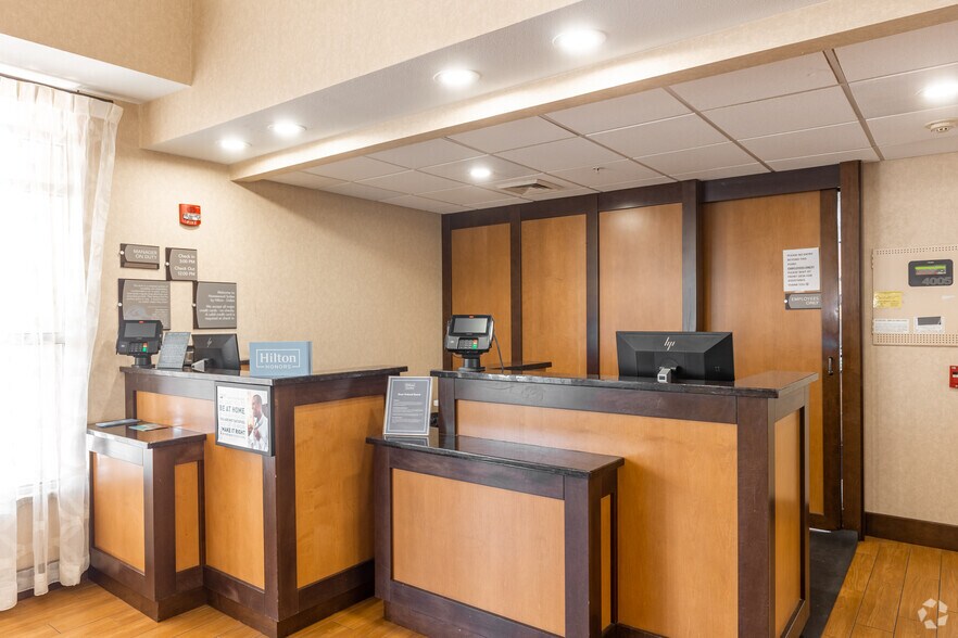 More Photos Of 9169 Markville Dr, Dallas Hotel For Sale