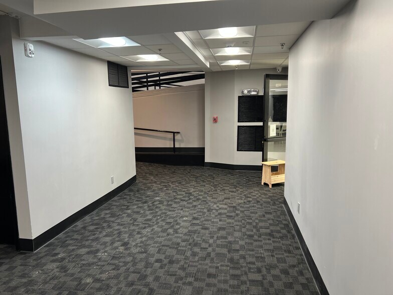 More Photos Of 310 Merrick Rd, Rockville Centre Storefront For Lease