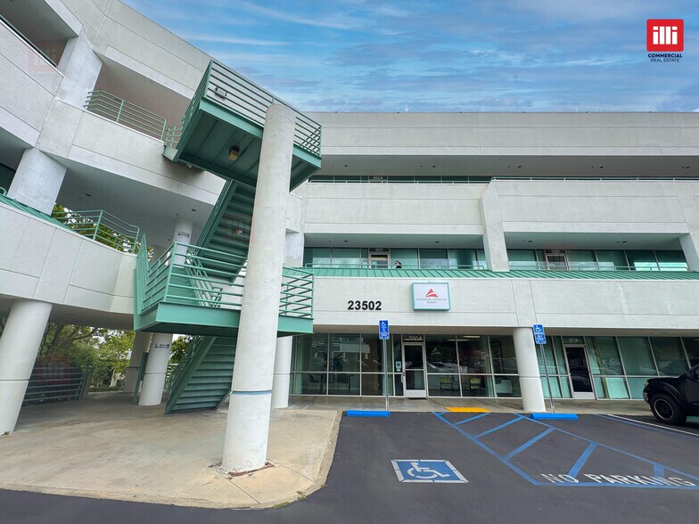 More Photos Of 23502-23504 Lyons Ave, Newhall Office For Lease