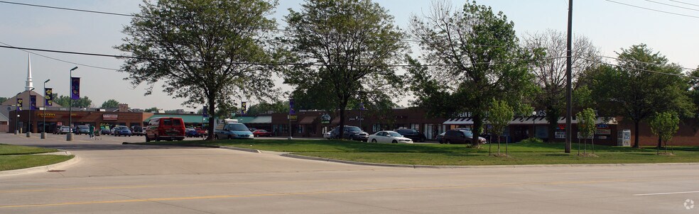 Primary Photo Of 2101-2195 17 Mile Rd, Sterling Heights Storefront For Lease