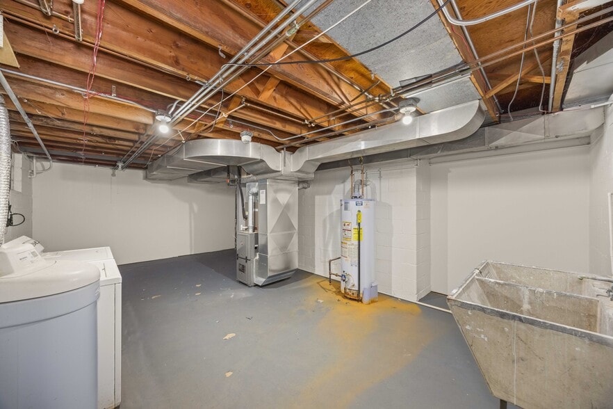 More Photos Of 704 E 9th St, Lockport Medical For Sale