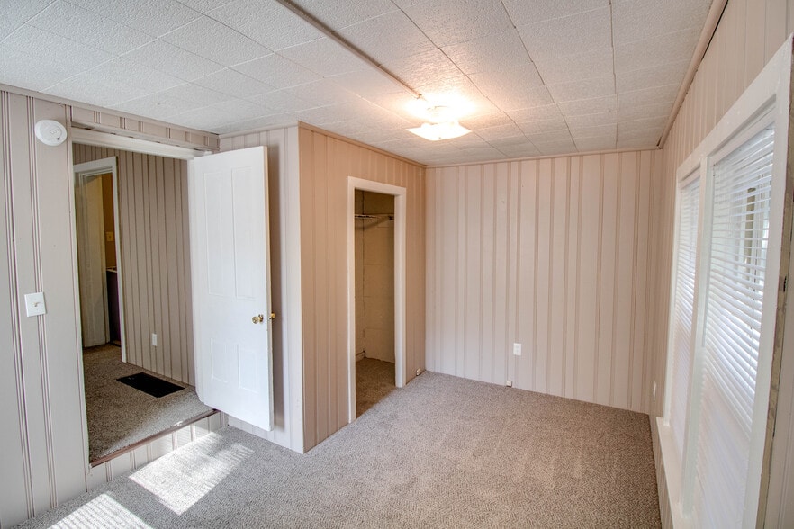 More Photos Of 1011 State St, Alton Apartments For Sale