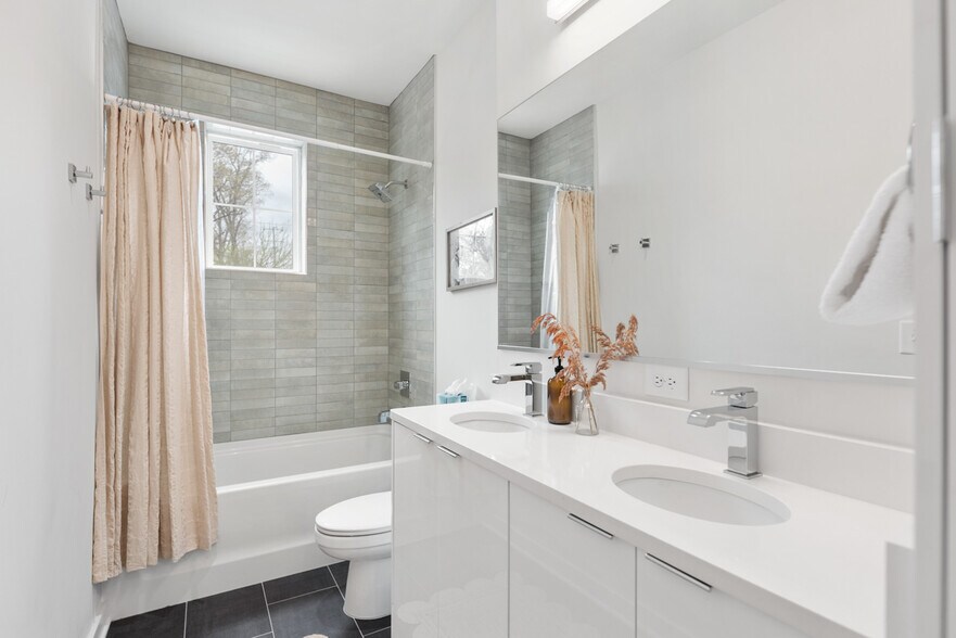 More Photos Of 1233 Lischey Ave, Nashville Apartments For Sale