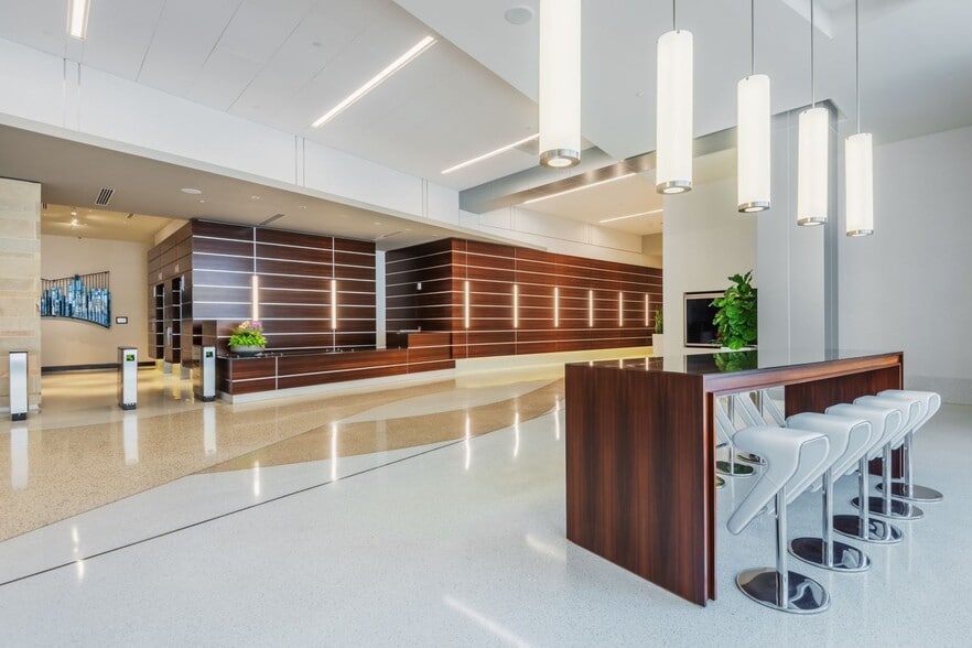 More Photos Of 555 Fayetteville St, Raleigh Office For Lease