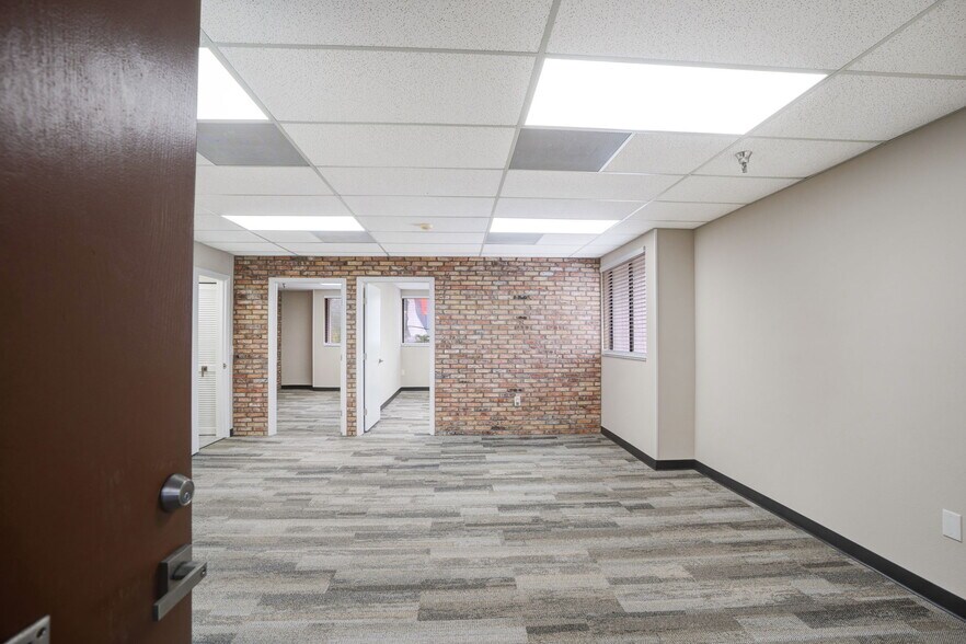 More Photos Of 1717 2nd St, Sarasota Office For Lease
