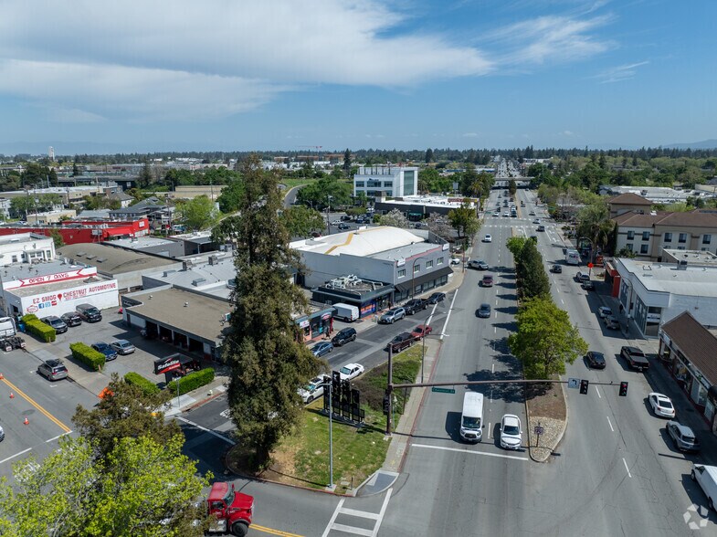 More Photos Of 411-417 Lathrop St, Redwood City Service For Sale