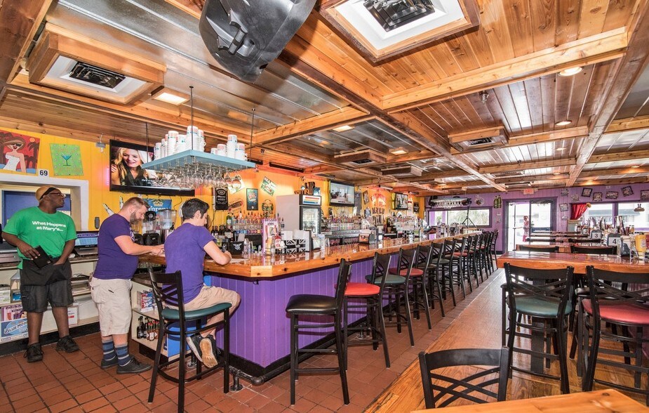 More Photos Of 2901 Tyrone Blvd, Saint Petersburg Restaurant For Sale