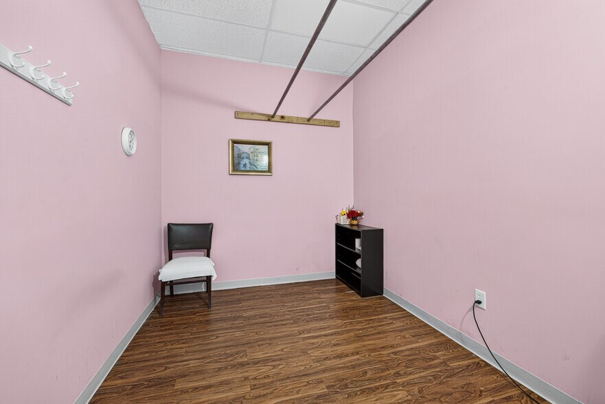 More Photos Of 12989 Bellaire Blvd, Houston Storefront For Sale