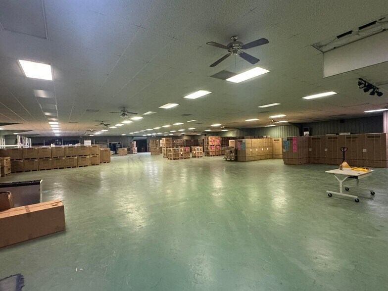 More Photos Of 2502 Highway 304, Smithville Warehouse For Lease