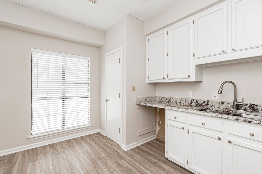 More Photos Of 7423 Picardy Ave, Baton Rouge Medical For Lease