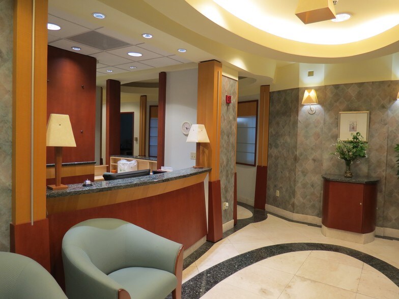 More Photos Of 2550 S Douglas Rd, Coral Gables Medical For Lease