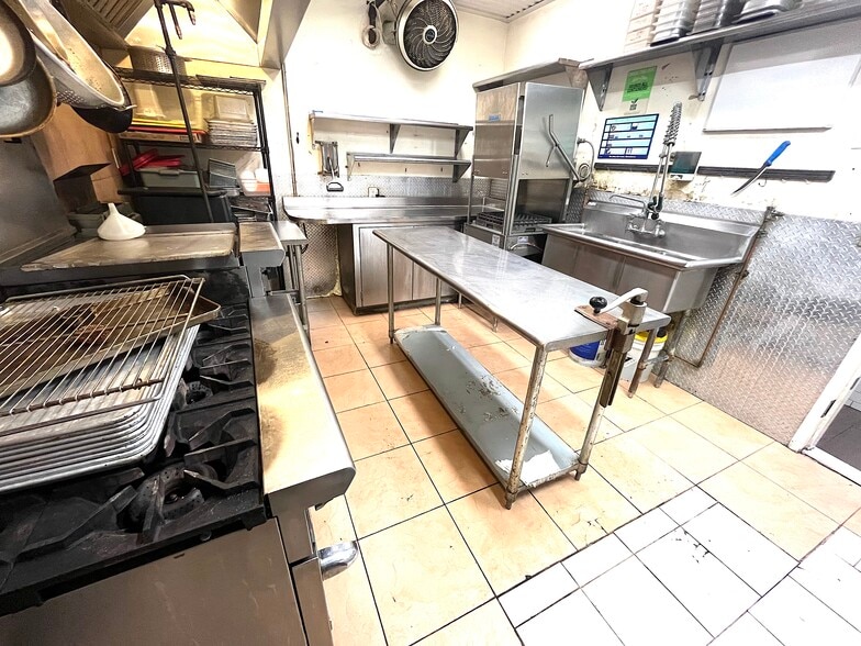 More Photos Of 2-16 N Central Ave, Hartsdale Storefront For Lease