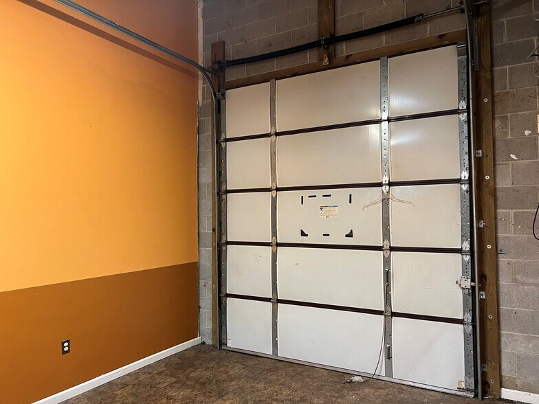 More Photos Of 505 Hampton Park Blvd, Capitol Heights Warehouse For Lease