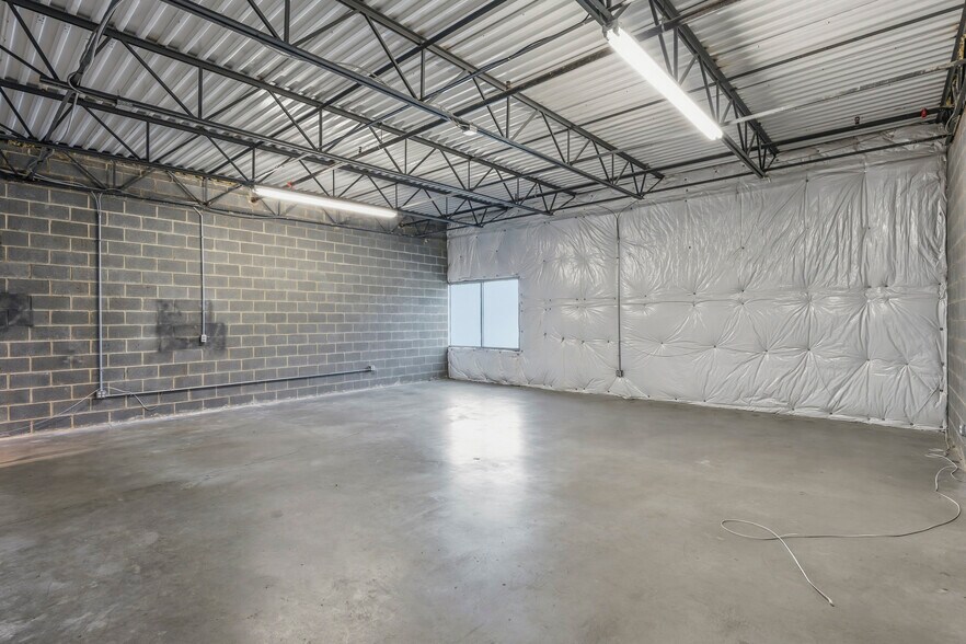 More Photos Of 17857-17889 Fraley Blvd, Dumfries Research And Development For Sale