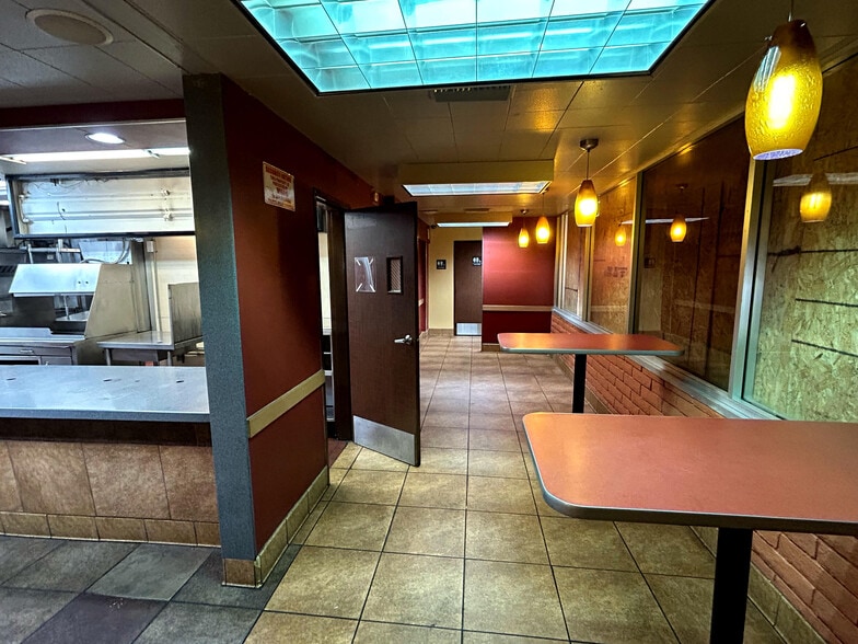 More Photos Of 1160 Aviation Blvd, Hermosa Beach Fast Food For Lease