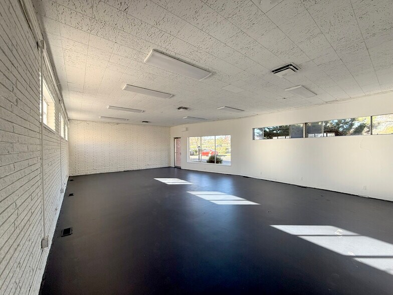 More Photos Of 2030 N Clay St, Denver Flex For Lease