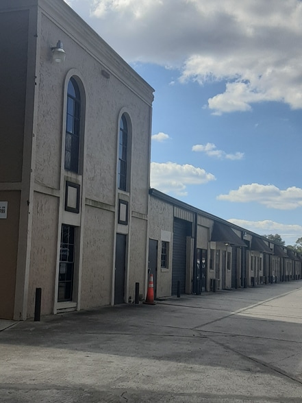 More Photos Of 1225 Bennett Dr, Longwood Unknown For Lease