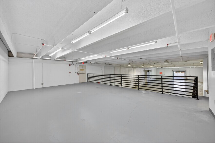 More Photos Of 3111 W Mcnab Rd, Pompano Beach Manufacturing For Lease