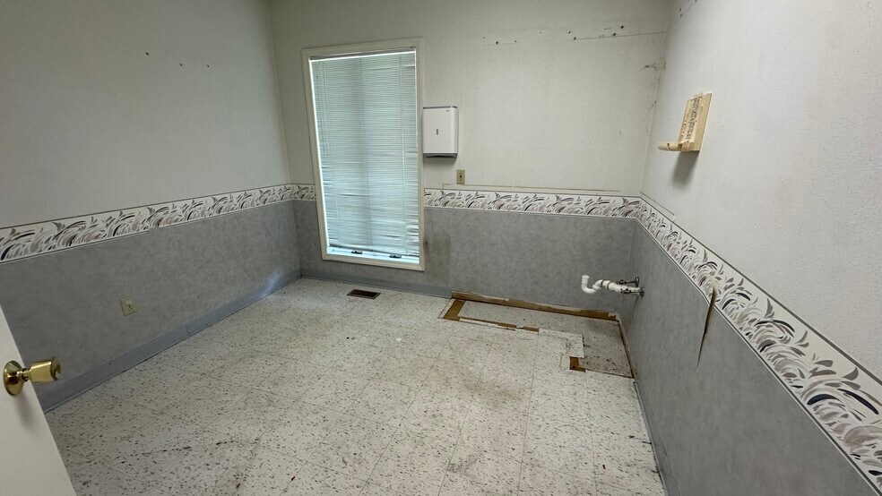 More Photos Of 444 Elmwood Ave, Alderson Medical For Sale
