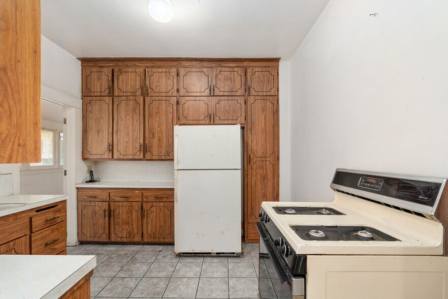 More Photos Of 4458 Maplewood Ave, Los Angeles Multifamily For Sale