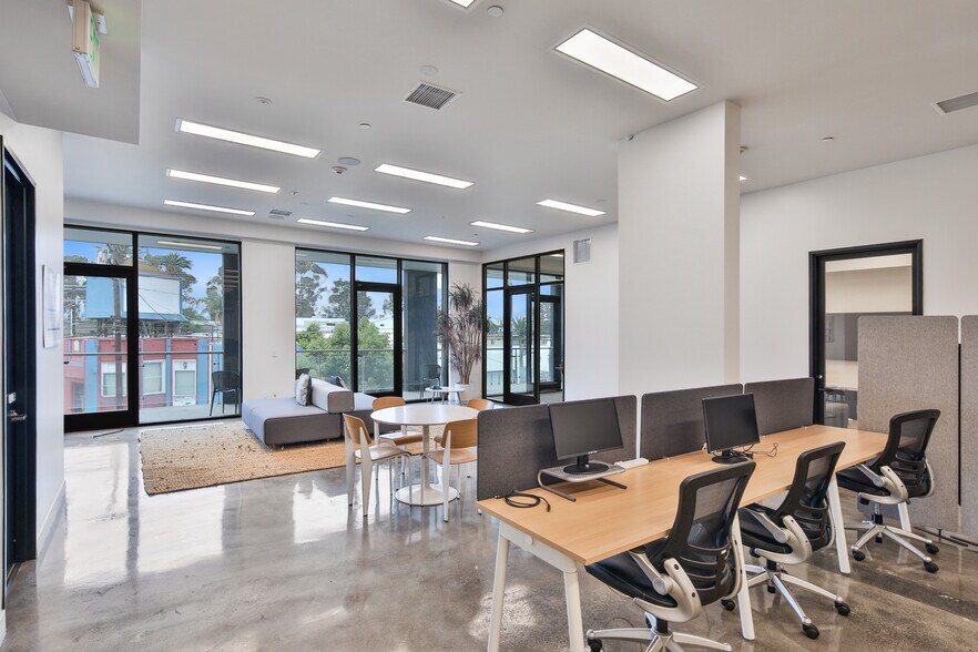 More Photos Of 5242 W Adams Blvd, Los Angeles Loft Creative Space For Sale