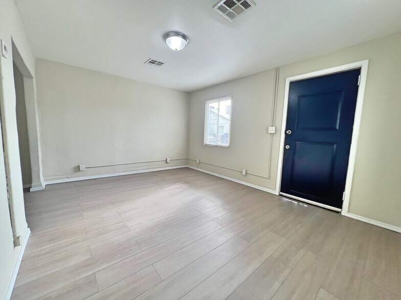 More Photos Of 927 S 35th Ave, Phoenix Apartments For Sale