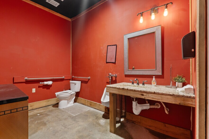 More Photos Of 25 Word St, Fairburn Warehouse For Sale