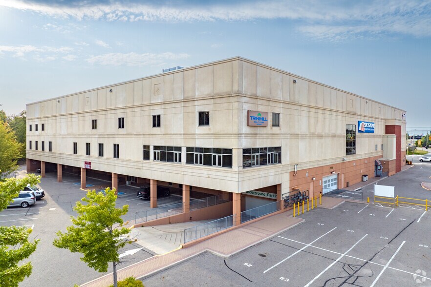 More Photos Of 2839 Rutherford Rd, Vaughan General Retail For Lease