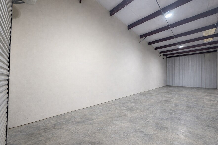 More Photos Of 2784 Sugarloaf Pky, Lawrenceville Warehouse For Lease
