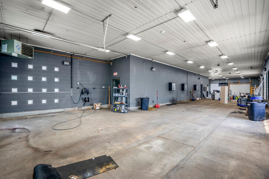 More Photos Of 7300 Lewis Ave, Temperance Carwash For Sale