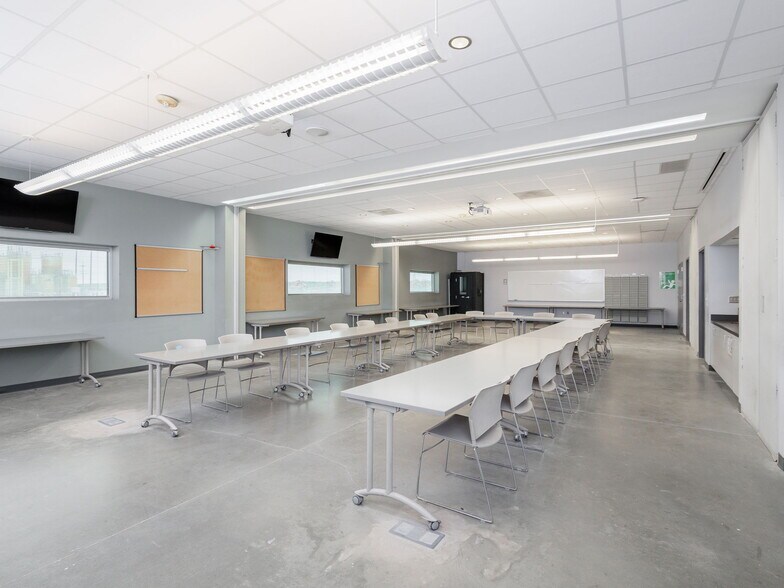 More Photos Of 7207 W FM 696, Elgin Industrial For Sale