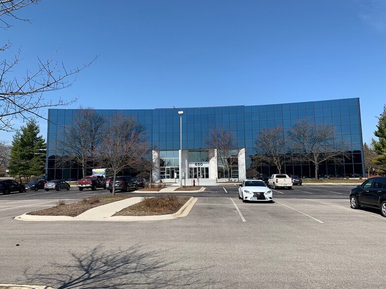 More Photos Of 650 E Algonquin Rd, Schaumburg Office For Lease