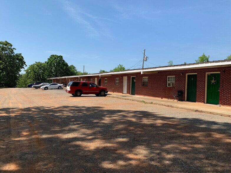 Primary Photo Of 1900 Old Shocco Rd, Talladega Apartments For Sale