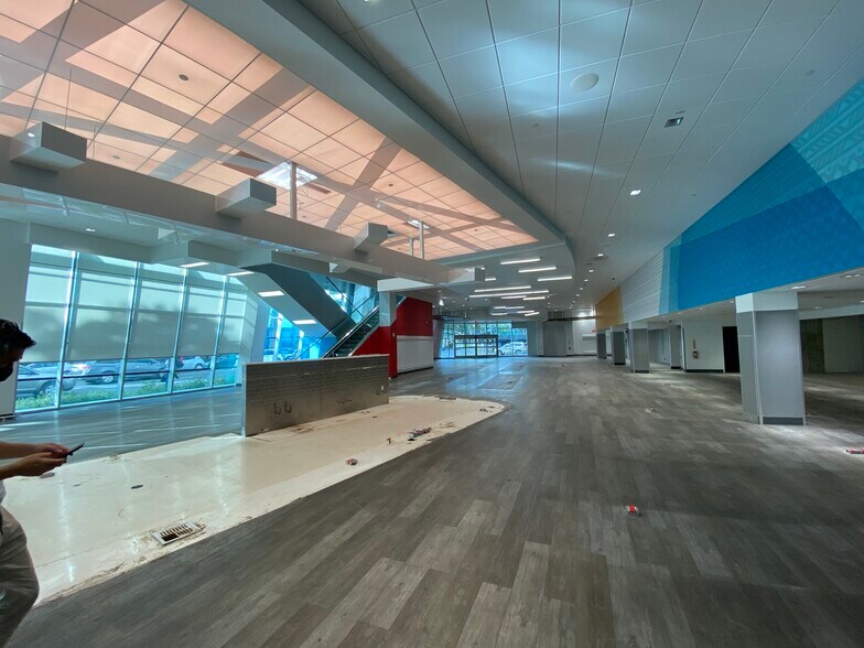 More Photos Of 1470-1488 Kapiolani Blvd, Honolulu Freestanding For Lease