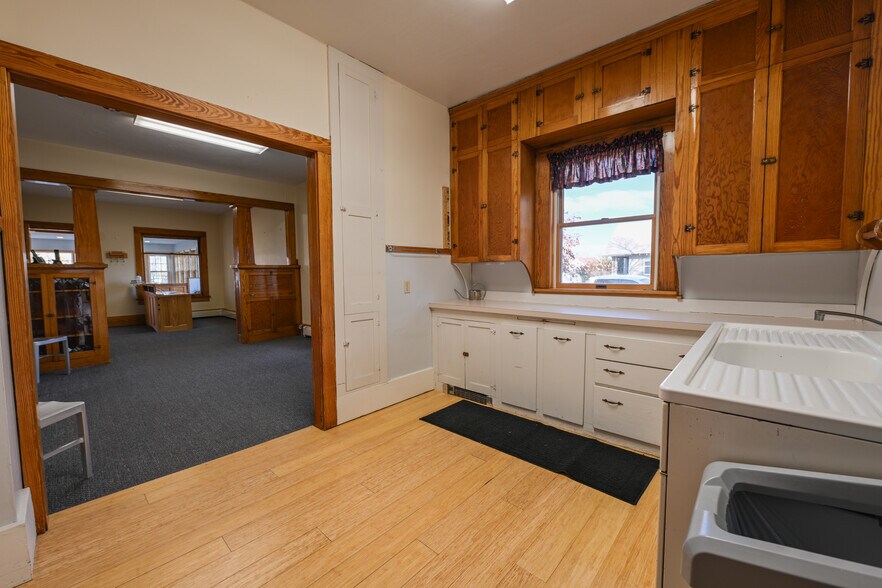 More Photos Of 322 N Main St, Gunnison Office Residential For Sale